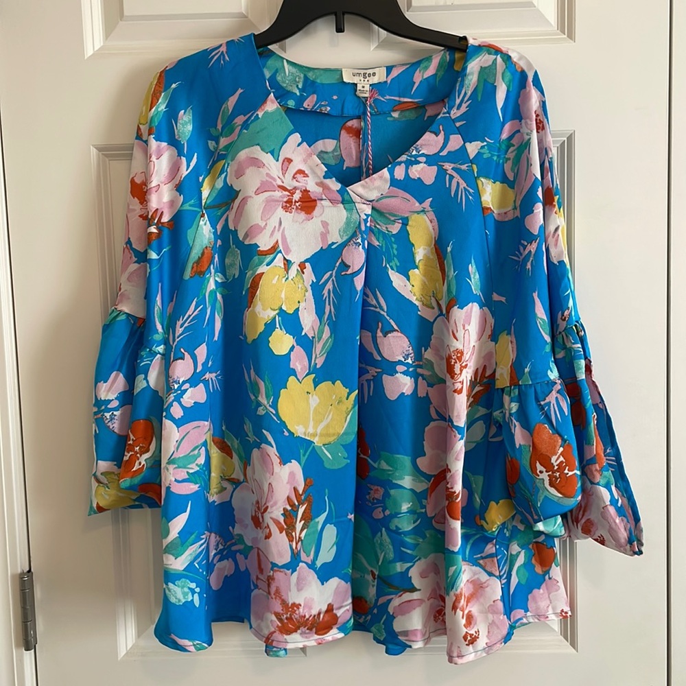 Umgee floral batwing blouse M New